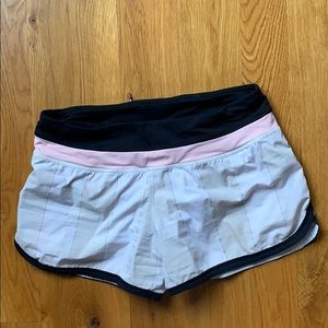 Lulu Patterned Pink and White shorts